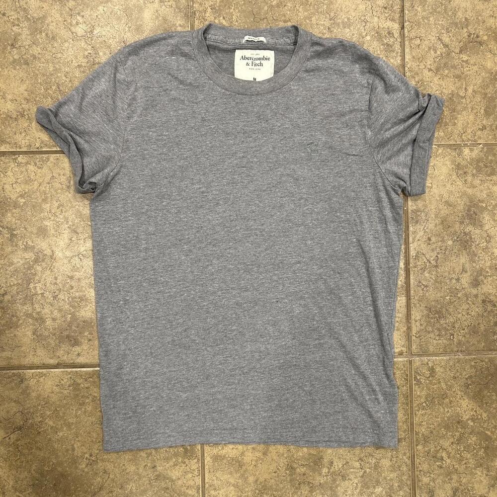 Abercrombie & Fitch Men's Grey Tshirt - Picture 4 of 4